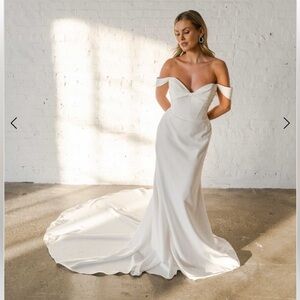 Essense of Australia D3755 Wedding Dress